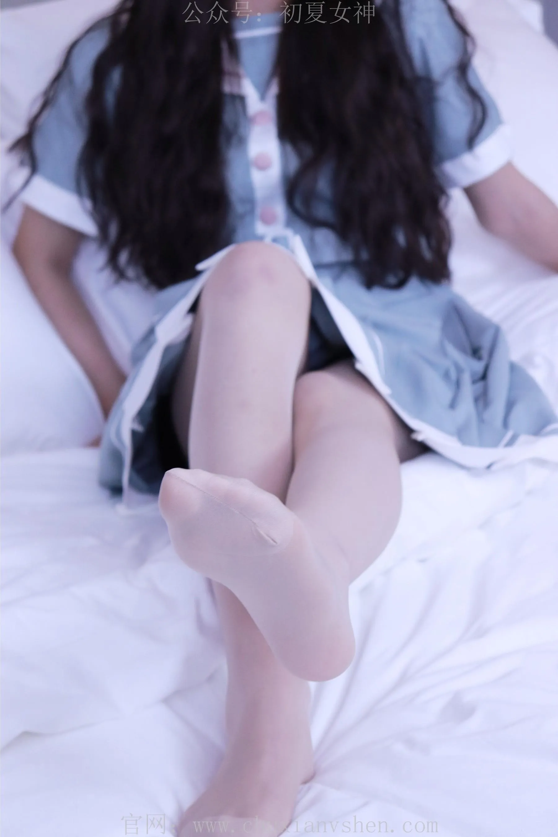 初夏女神 NO.008 雪糕 浅蓝色JK裙搭配小白鞋 [135P]插图4